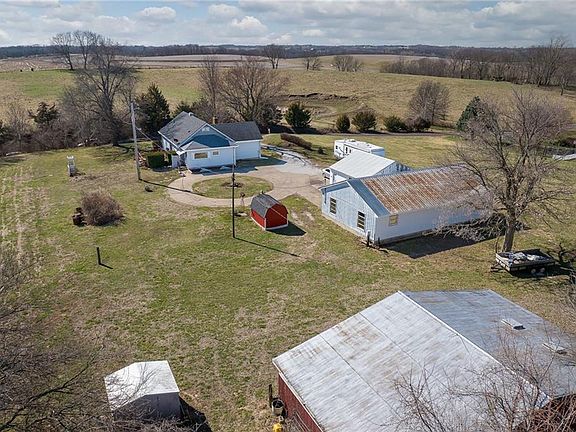 4th image of 4211 SE Cunningham Rd