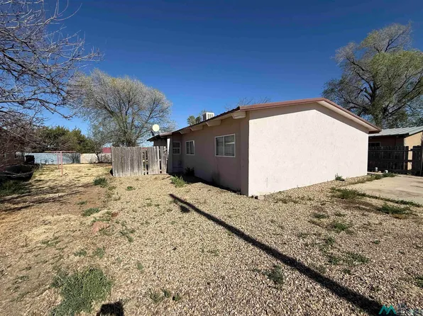 2422 Cholla St, Las Vegas, NM 87701