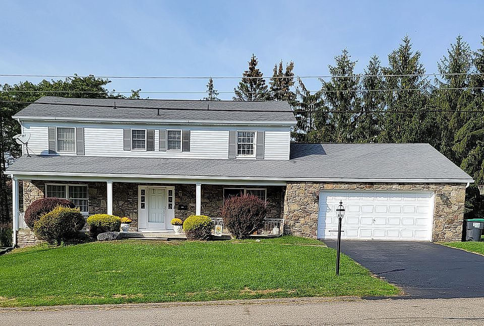 Beautiful 4 Bedroom Home!
