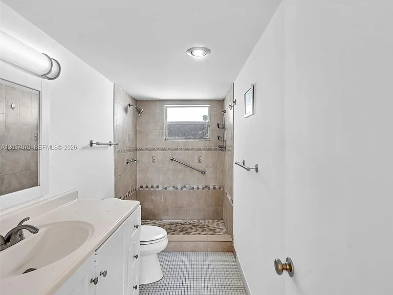 3600 NE 170th St #211 — Photo 21