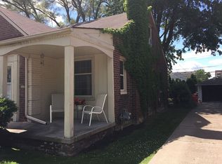 1899 Lancaster St, Grosse Pointe Woods, MI 48236
