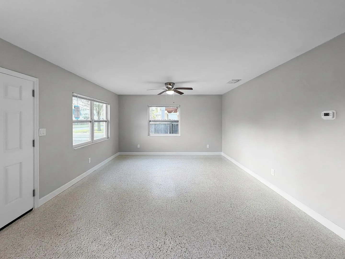 Beautiful Gulfport Home Available for Immediate Move-In! 2bed | 1bath — Photo 3