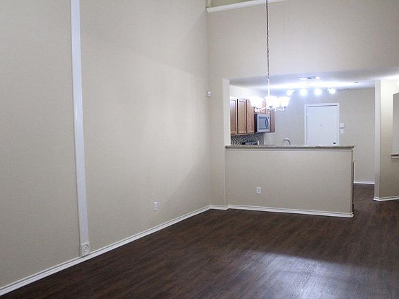 5th image of 10311 Darkwood Dr