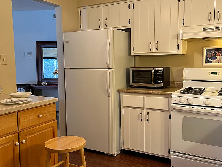 1607 Thames Ct #D — Photo 11
