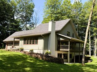 8806 Lakewood Trl, Berrien Center, MI 49102