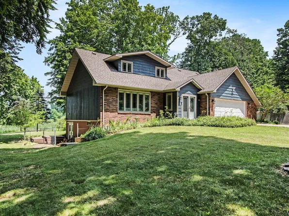 2569 Ridgewood Trl, Berrien Springs, MI 49103