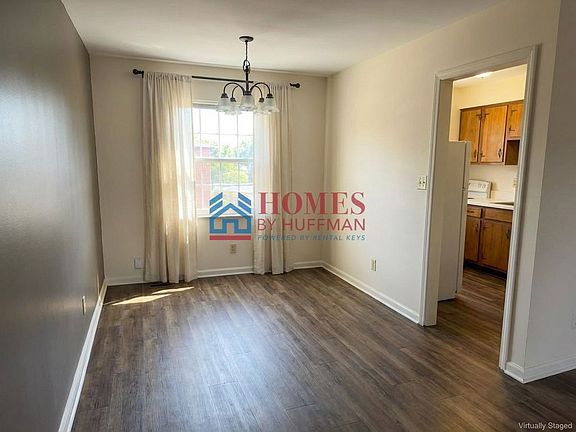 3rd image of 2867 Ravenswood Dr
