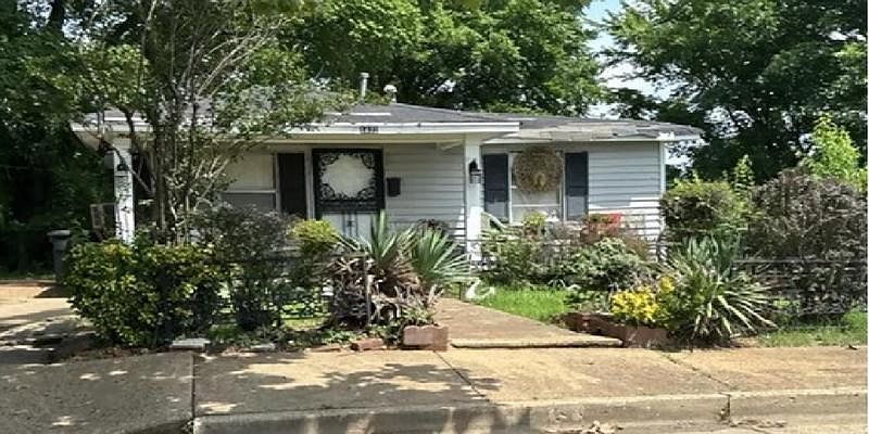 1st image of 1472 Stevenson St