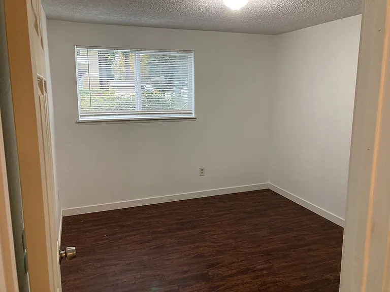 402 Golf Club Rd SE — Photo 12