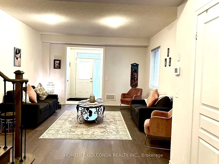 1450 Chretien St — Photo 2