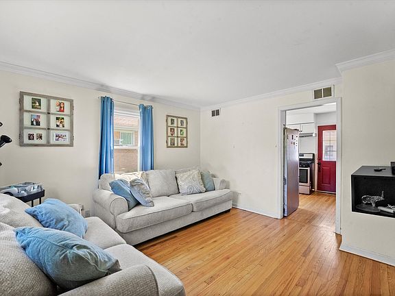 4th image of 500 E Stimmel St