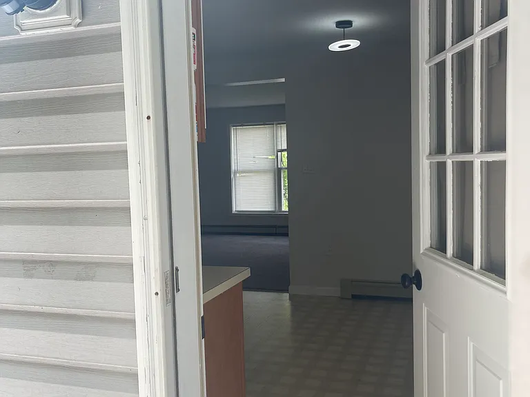 97 Downey Dr — Photo 26