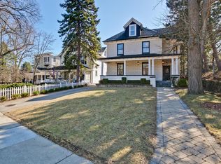 381 E Deerpath Rd, Lake Forest, IL 60045