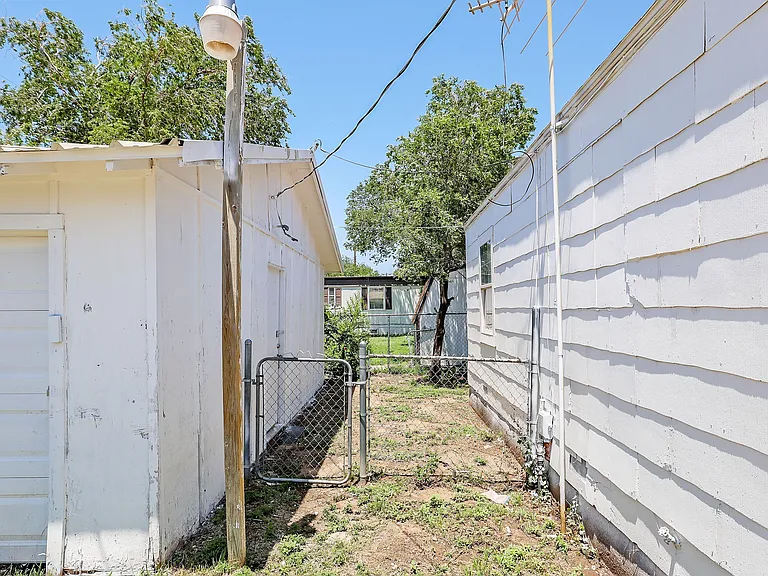 1414 S Nance St — Photo 18