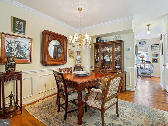 5th image of 1664 Euclid St NW
