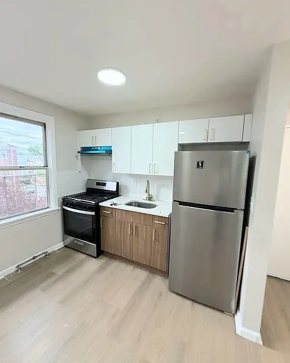 44 Irving St #6B