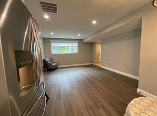 21511 SE 32nd St #B, Sammamish, WA 98075