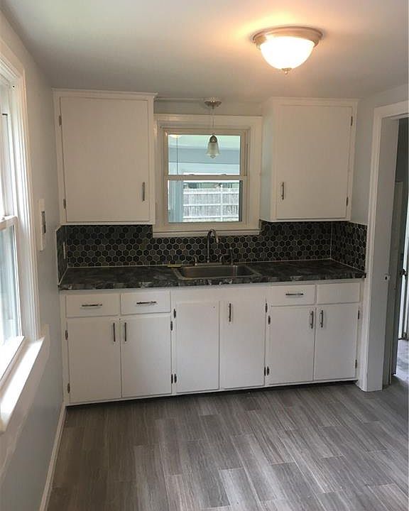 2nd image of 226 Koenig Rd