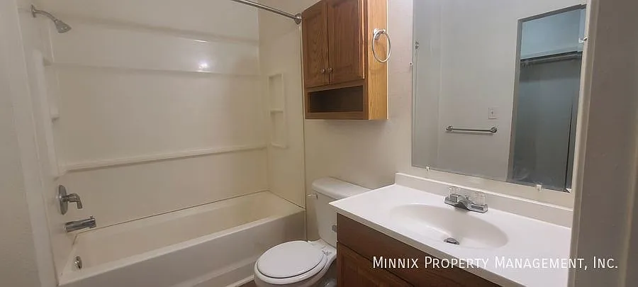711 S. Austin Ave #212 — Photo 4