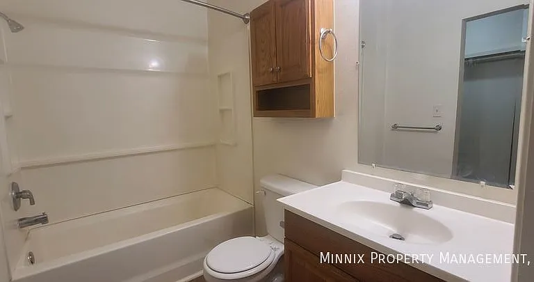 711 S Austin Ave #212 — Photo 4