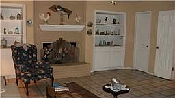 3rd image of 3911 Gardendale Dr