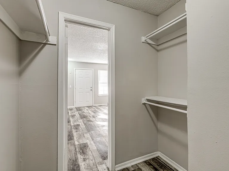 Tuscany Village - Walk-in Closet