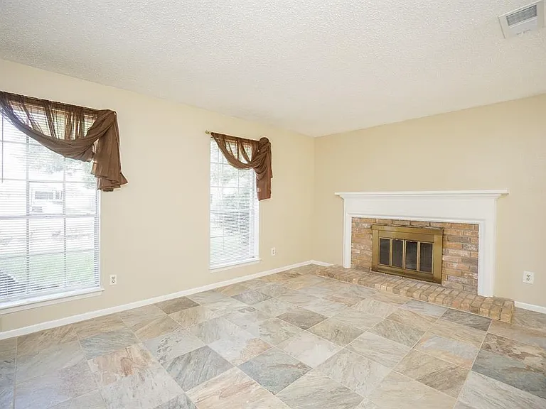 5639 Windsong Trl — Photo 7