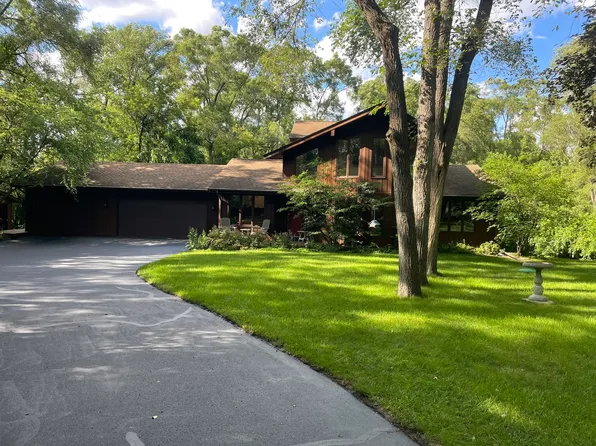 5538 McDonald Rd, Roscoe, IL 61073