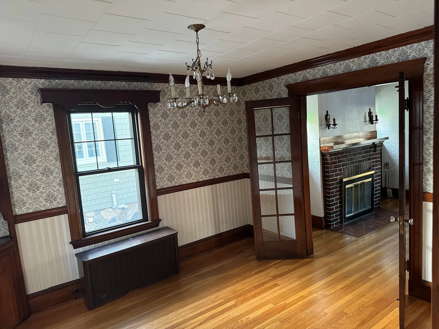 15 Sunset Ave — Photo 3