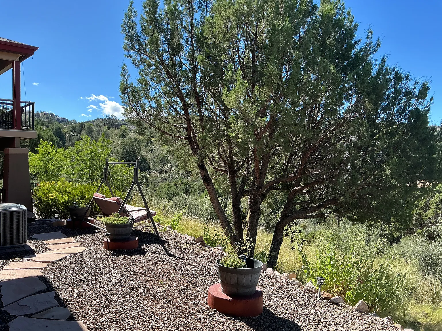 2 bed, 1100 sqft, $2,300 — Photo 3