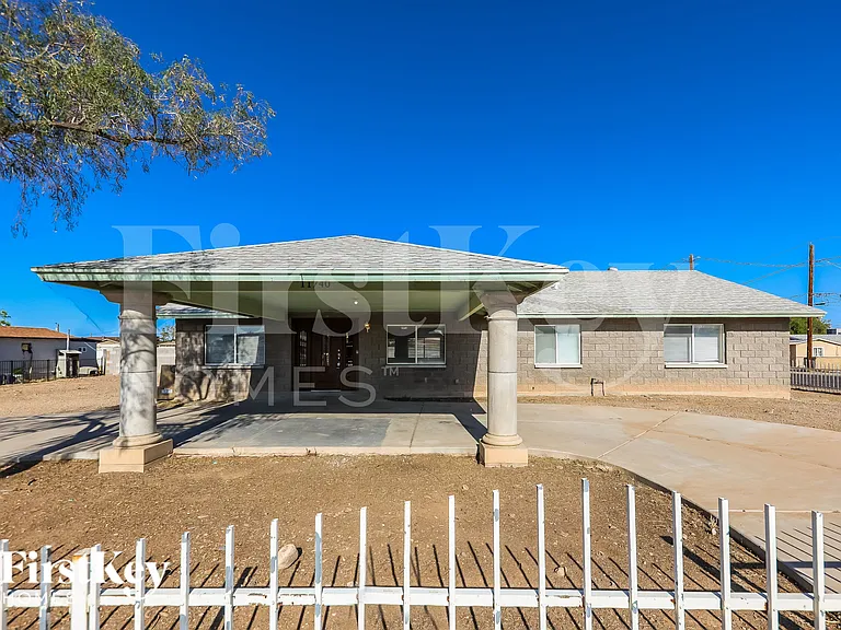 11740 N 80th Dr — Photo 1