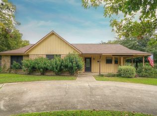 11810 Lakeview Manor Dr, Willis, TX 77318