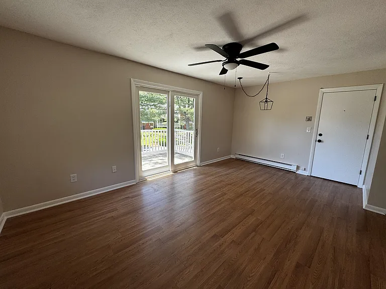 5 Stonehenge Dr #349 — Photo 2