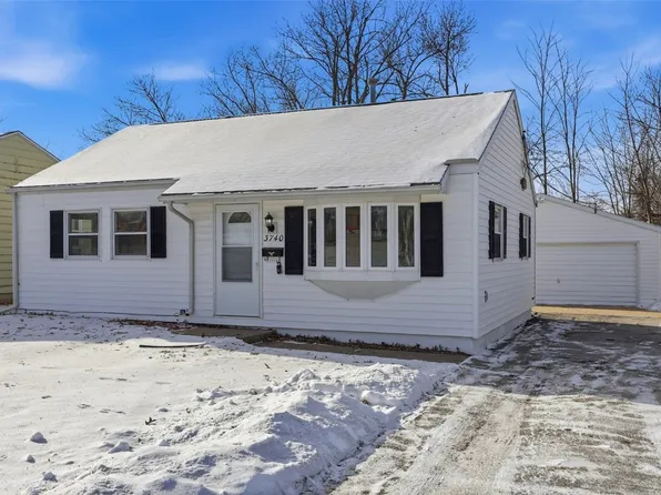 3740 F Ave NE, Cedar Rapids, IA 52402