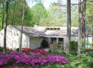 326 Larboard Dr, Moneta, VA 24121