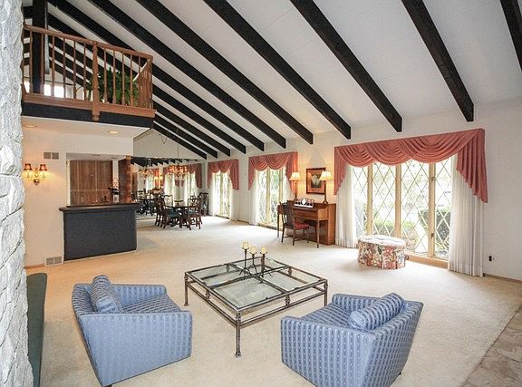 5th image of 1310 Shagbark Ln