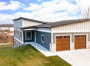 8602 Maynard Pl, Duluth, MN 55807