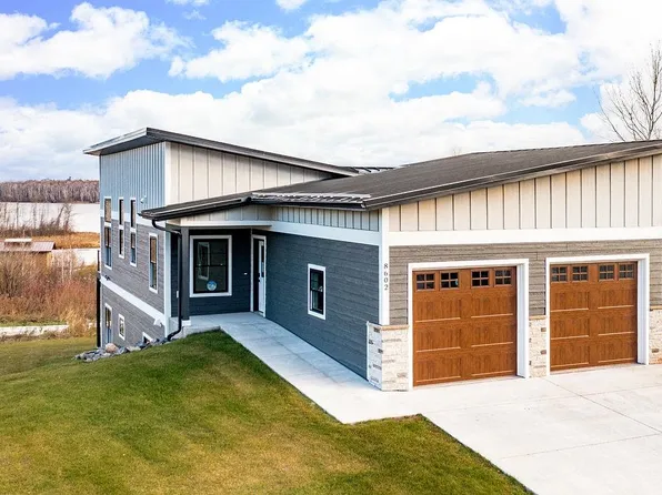 8602 Maynard Pl, Duluth, MN 55807