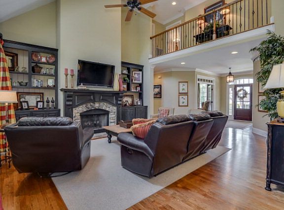 4th image of 590 Medinah Dr