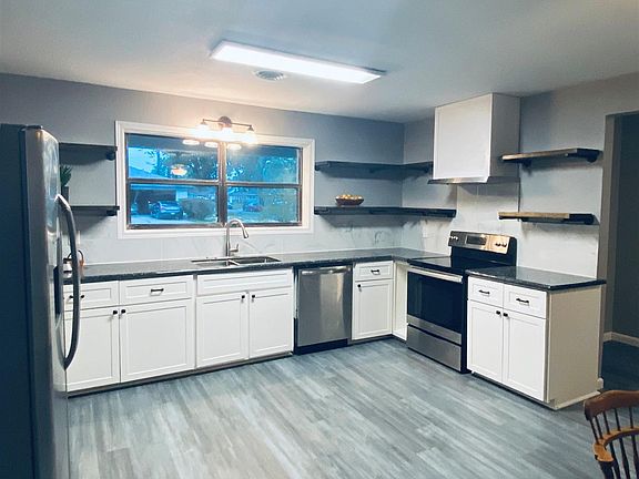 4th image of 1801 W Decker Ave