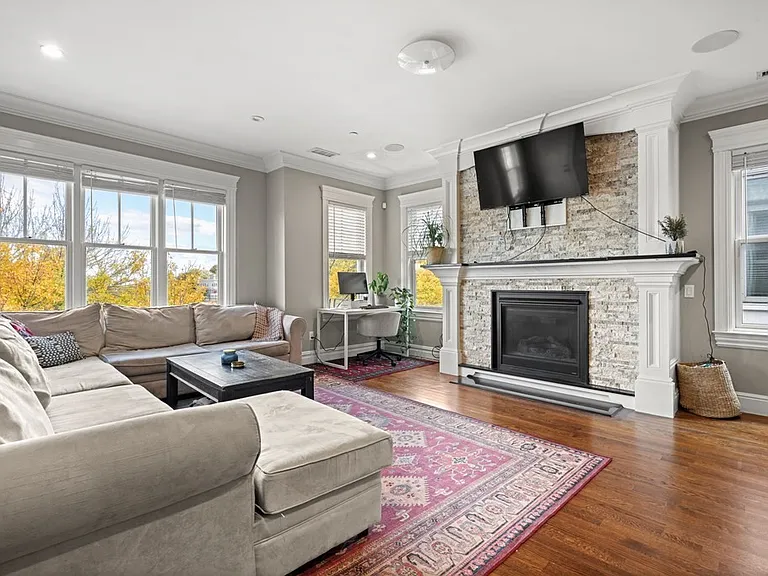 3 M St #6 — Photo 1