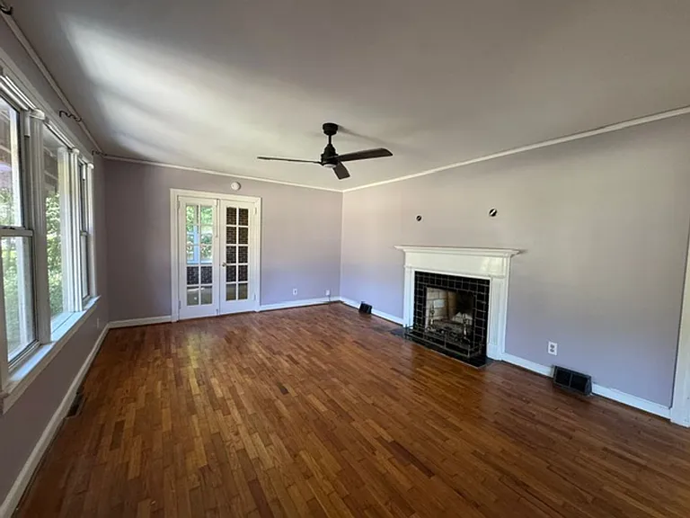 412 College Ave — Photo 2