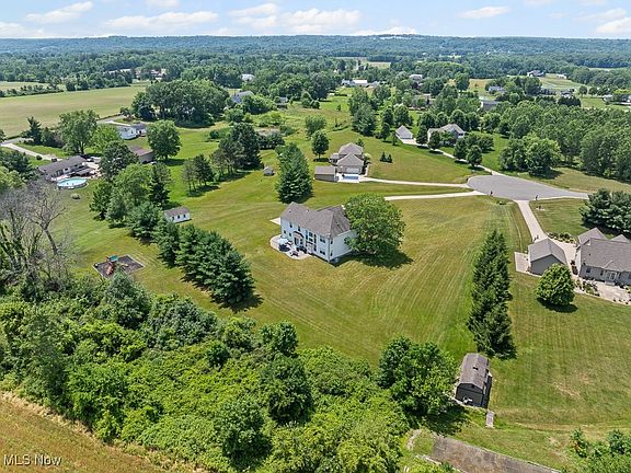 3rd image of 7045 Fairhaven Oval