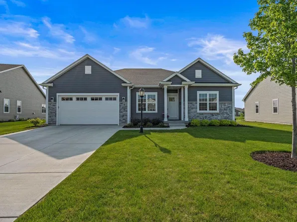 2837 Winnebago DRIVE, Oconomowoc, WI 53066