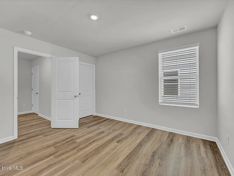 1095 Hanson Dr — Photo 17