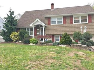 81 Elm St, Colonia, NJ 07067