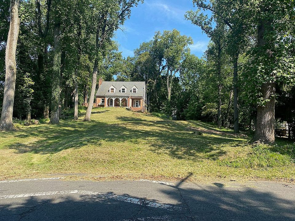 1st image of 2705 24th St N