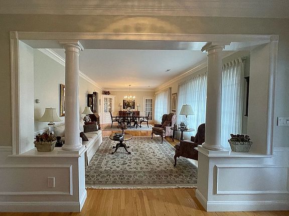 5th image of 54 Essex St