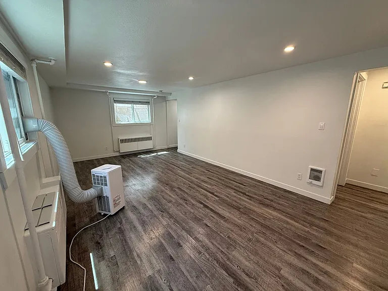 Taylor Apartments — Photo 12