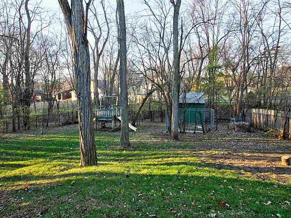 4th image of 4114 Eaton Dr
